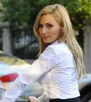 De Paşte, Luana Ibacka colindă Bucureştiul pe scuter