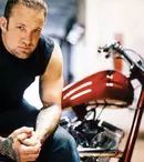 Jesse James şi-a amputat un deget