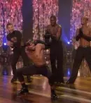 Dansatorii Madonnei uimesc cu mişcările şi coregrafia lor!