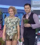 Corina, îmbrăcată în bani la “Roata Norocului”