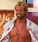 Gabriel Soto se dezbracă pentru fanii săi