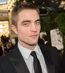 Robert Pattinson o duce pe iubita lui într-o escapadă în Hawaii