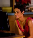 Halle Berry a lansat o colecţie de lenjerie intimă