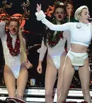 Miley Cyrus are un nou videoclip provocator, „Adore You”