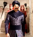 Burak Özçivit, boierul Bali din “Suleyman Magnificul”, e înnebunit după maşinile de epocă