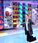Marius Florea Vizante, în genunchi în platoul "Junior Chef"