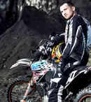 Matinalul Dani Oţil vrea să îşi deschidă şcoală de enduro