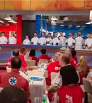 FOTO: Paramedicii iau cu asalt restaurantul ”Hell’s Kitchen”