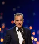 Daniel Day-Lewis a fost făcut cavaler de Prinţul William