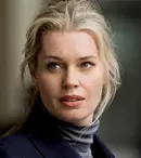 INTERVIU EXCLUSIV: Rebecca Romijn, despre noul ei serial, „Bibliotecarii”