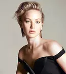 Jennifer Lawrence se desparte cu greu de „Jocurile foamei”