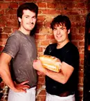 „Doi frați în bucătărie” începe în premieră la TLC pe 4 martie