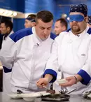 Concurenții ”Hell’s Kitchen – Iadul bucătarilor” fac platinguri legați la ochi
