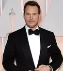 Chris Pratt, amuzat de o fotografie cu un copil dresor de dinozauri