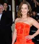 Emilia Clarke e „cea mai sexy femeie în viaţă”, conform „Esquire”