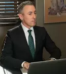 INTERVIU EXCLUSIV: Alan Cumming, totul despre plecarea din „Soţia perfectă”