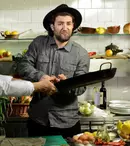 Smiley este invitatul lui Mircea Dinescu la „Politică şi delicateţuri”