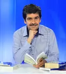 De vorbă cu Radu Paraschivescu despre “România în 7 gesturi”