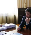 Două cazuri pline de intrigă, în serialul românesc “Deschide ochii”