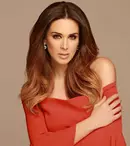 FOTO. Jacqueline Bracamontes şi-a prezentat cele două gemene