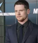 Jack O’Connell va fi Alexander McQueen pe marele ecran