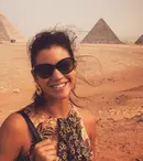 FOTO. Ada Condeescu a mâncat scorpioni, șerpi și stele de mare în China