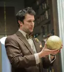 INTERVIU EXCLUSIV: Noah Wyle, despre debutul ca scenarist, în „Bibliotecarii” 3