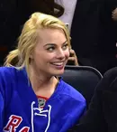 Margot Robbie s-a măritat în secret, în Australia. Vezi prima poză cu inelul ei de logodnă!