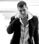 FOTO. Çağatay Ulusoy ar avea o nouă iubită. Aflaţi unde a cunoscut-o!