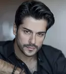 Ce face Burak Özçivit după finalul „Dragoste infinită” („Kara Sevda”)