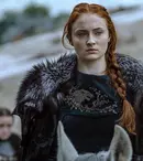 EXCLUSIV: Ne-am întâlnit cu Sophie Turner („Urzeala tronurilor”): „Pentru Sansa, cred că mi-ar plăcea o moarte mișto”