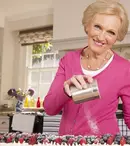 Mary Berry revine la TV Paprika. Află care sunt emisiunile care au premiera luna aceasta