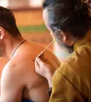 Cele mai înfricoșătoare probe din ,,Asia Express: concurenții vor căra pe ei tarantule vii și se vor tatua într-un templu budist