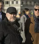 INTERVIU. Jesse Armstrong ne-a vorbit despre „lumea dură, populată de bărbați care se poartă ca Trump” din „Succesiunea”