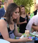 FOTO. Gabriela Cristea i-a rupt turta fetiței sale: „Am avut privilegiul sã trãiesc cea mai frumoasă și mai caldă zi din viaţa mea”