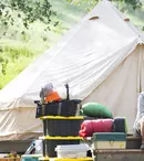 Azi, 15 octombrie, are premiera la HBO și pe HBO GO primul episod din noul serial original „Camping”