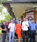 Gospodarii și fetele care încearcă să-i cucerească trec în această seară la un alt nivel