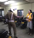 GALERIE FOTO. Iuliana Luciu şi Margherita de la Clejani au ajuns la poliţie în Sri Lanka