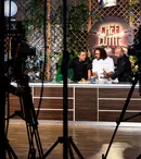 Primul bucătar român apărut la televizor îi jurizează pe chefii Scărlătescu, Dumitrescu și Bontea