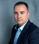 Rareș Năstase intră în lumea copiilor consumatori de droguri, duminică, la „România, te iubesc!”