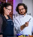 Chef Florin Dumitrescu, curs de gătit alături de câștigătorul aplicației „Chefi la cuțite”