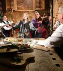 Dinescu găteşte urzici pentru o moldoveancă aprigă! „Politică și delicatețuri” revine la TVR 1, din 7 aprilie