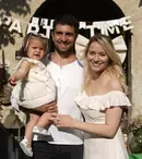 GALERIE FOTO. Fetiţa Laurei Cosoi a împlinit un an. Ce a ales Rita de pe tavă la tăierea moţului