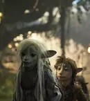 Fără îndoială, premiera lunii august, la Netflix, este serialul original „The Dark Crystal: Age of Resistance”