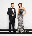 Postul de televiziune E! transmite în direct de pe covorul roșu ediția 71 a Premiilor Emmy