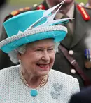 Regina Elisabeta a II-a a Marii Britanii nu permite familiei să o viziteze. Câți membrii ai personalului au grijă de ea