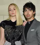 Cum plănuiesc Joe Jonas și Sophie Turner să aniverseze un an de la căsnicie în autoizolare