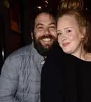 Adele și fostul soț locuiesc la o stradă distanță. Motivul pentru care Simon Konecki nu s-a îndepărtat de artistă