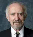Actorul Jonathan Pryce îl va interpreta pe prințul Philip în ultimele 2 sezoane din „The Crown”