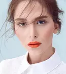 Ezgi Asaroğlu revine după trei ani de pauză